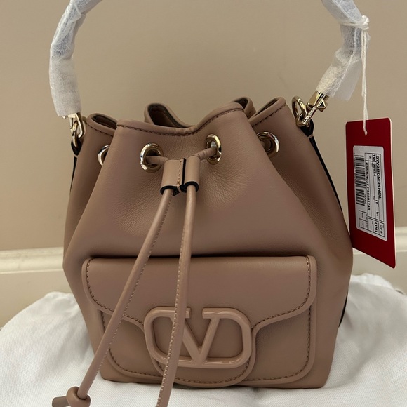 Valentino Garvani Calfskin Loco bucket bag - Picture 2 of 11